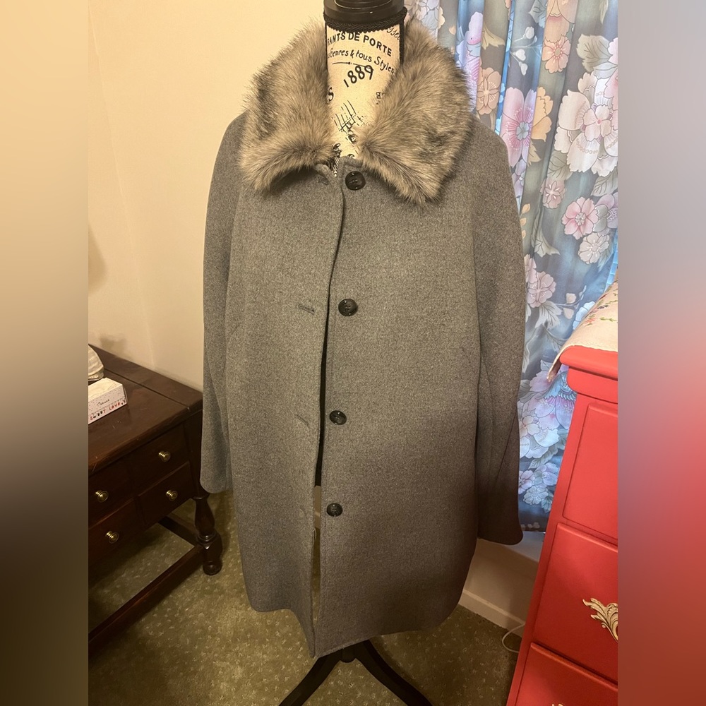Talbots Grey Wool Coat with Faux Fur Collar sz 14